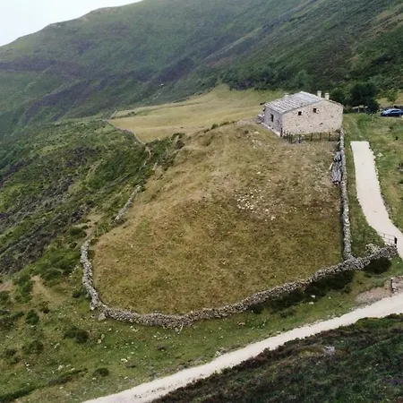 Tinones Pasiega 샬레